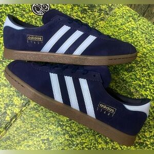adidas Originals Stadt Men’s Athletic Sneakers Shoes Blue New Multiple Sizes